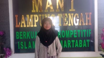 Media kilat Nusantara Provinsi Lampung Bantu Siswa Yatim Piatu Madrasah Aliyah Negeri 1 Lampung Tengah Untuk Dapat Ikut Semester