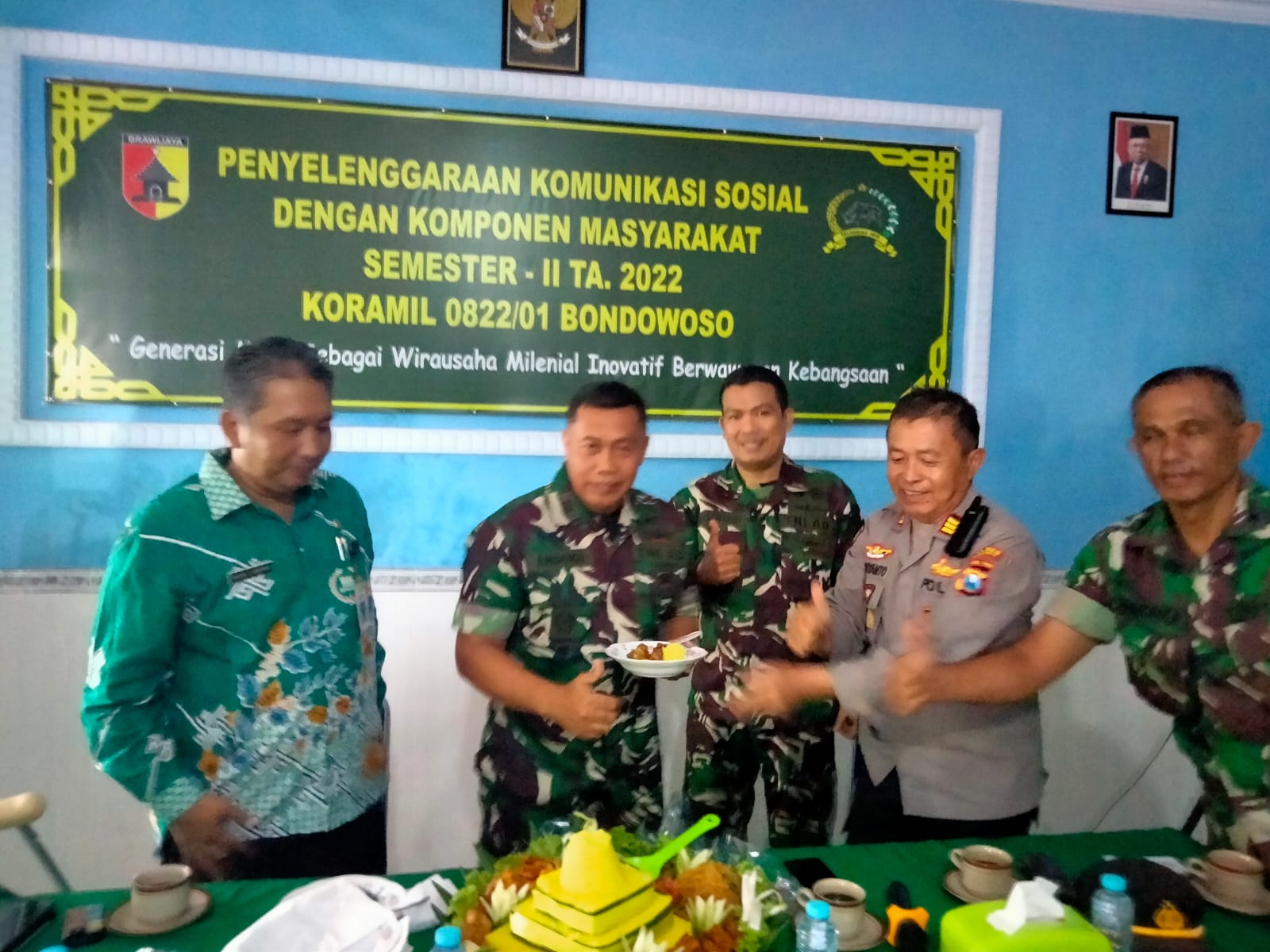 HUT TNI Ke-77, Tiga Pilar Kecamatan Bondowoso Beri Kejutan Kepada Danramil 0822/01