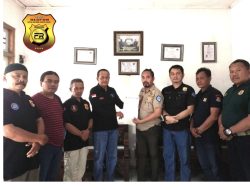 Ketum FRN Agus Flores Berikan SK FRN DPW Jateng Pada Ardi Solehudin