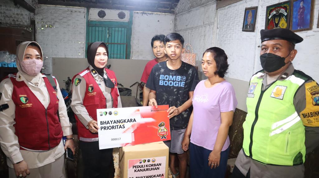 Biddokes Polda Jatim Gelar Self Healing Trauma Untuk Korban Kanjuruhan di Blitar-Jawa Timur