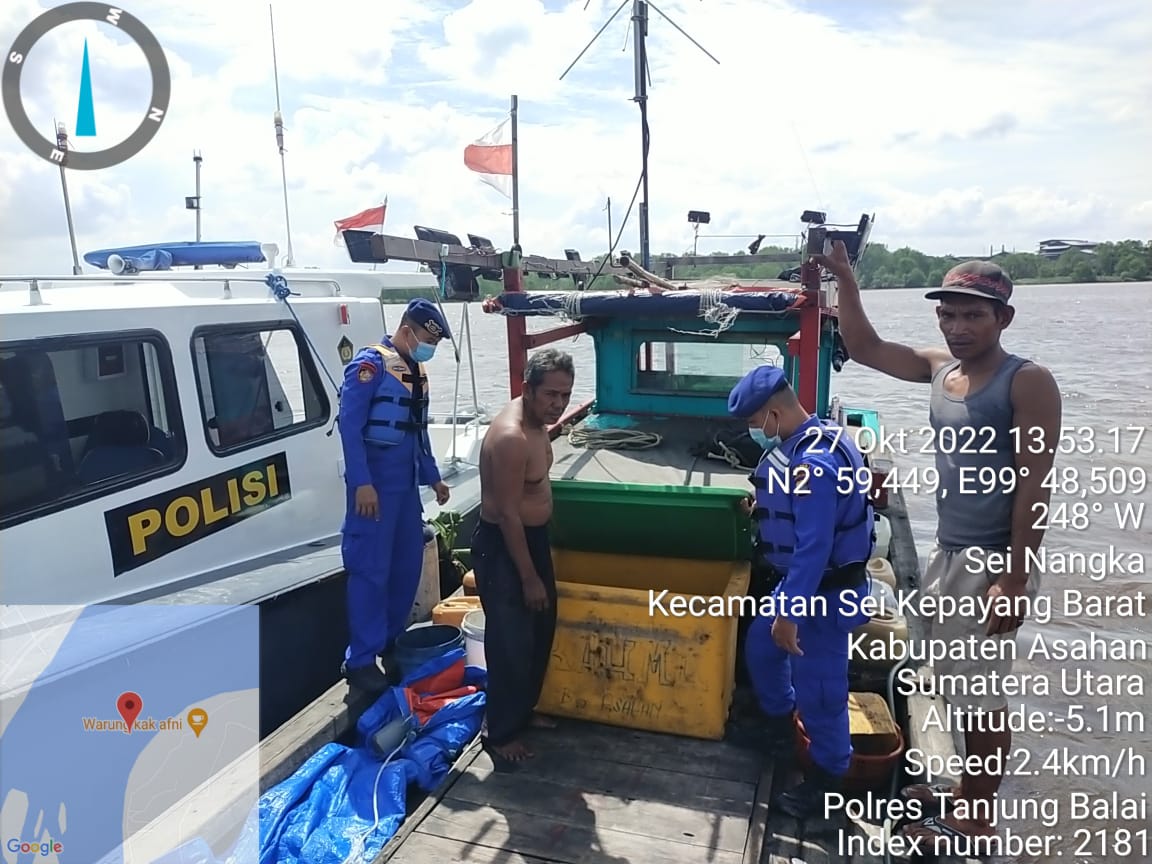 Kapal Nelayan Tanpa Nama Bertujuan Laut di Hentikan Personil Satpolair Polres Tanjungbalai Guna Pemeriksaan