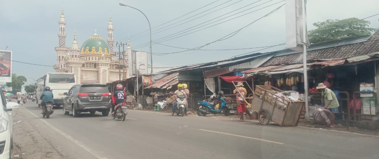 Dinilai Kepala Pasar dan Kadisdag Bangkalan Tidak Becus Kelola Pasar Tanah Merah, Aktivis KAKI: Pemangku Bangkalan Nonjobkan Keduanya Jika Benar Bupati