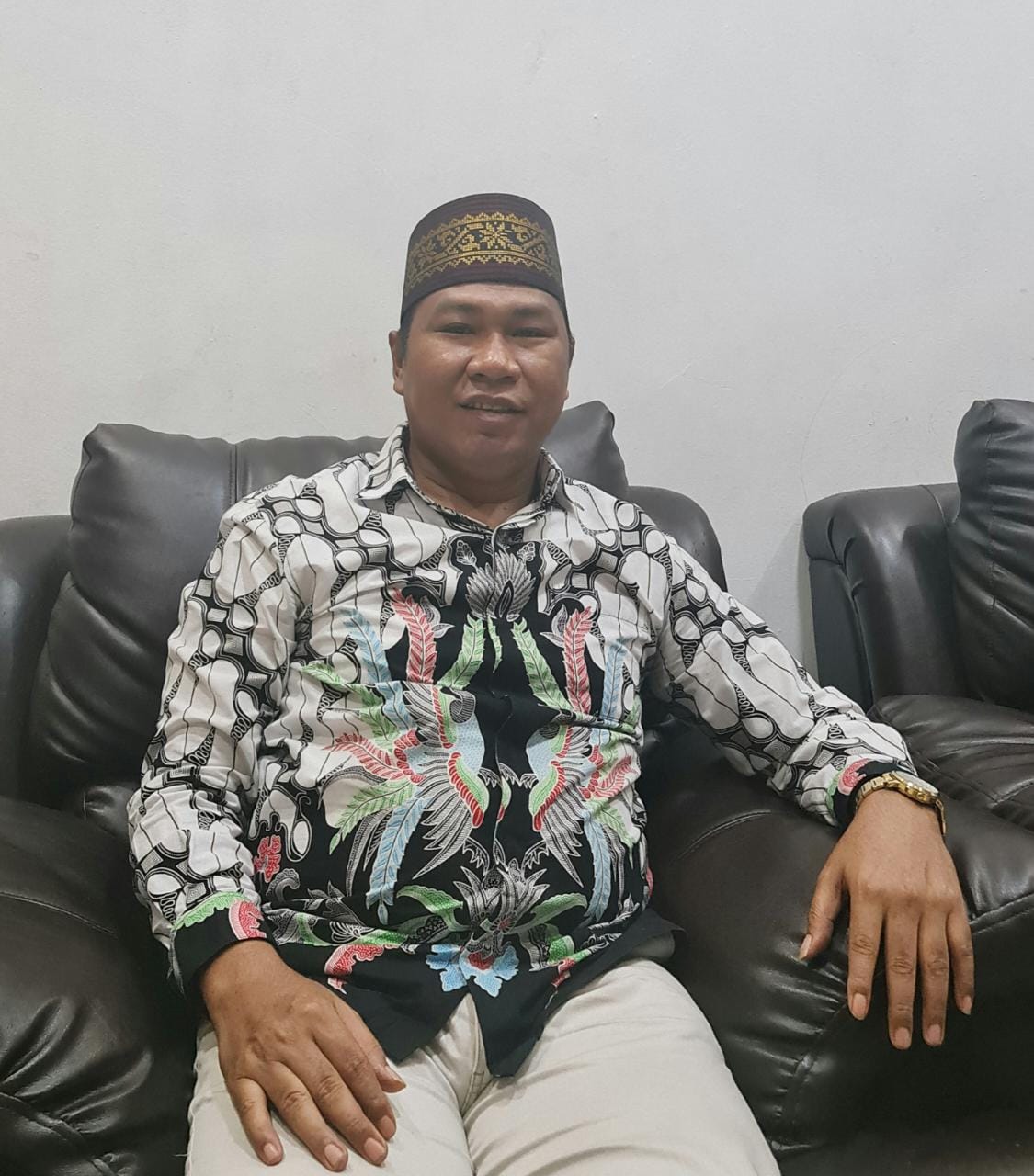 Saling Mendukung Program UMKM FKBSS, Kurais Memakai Songket Sumatera Selatan