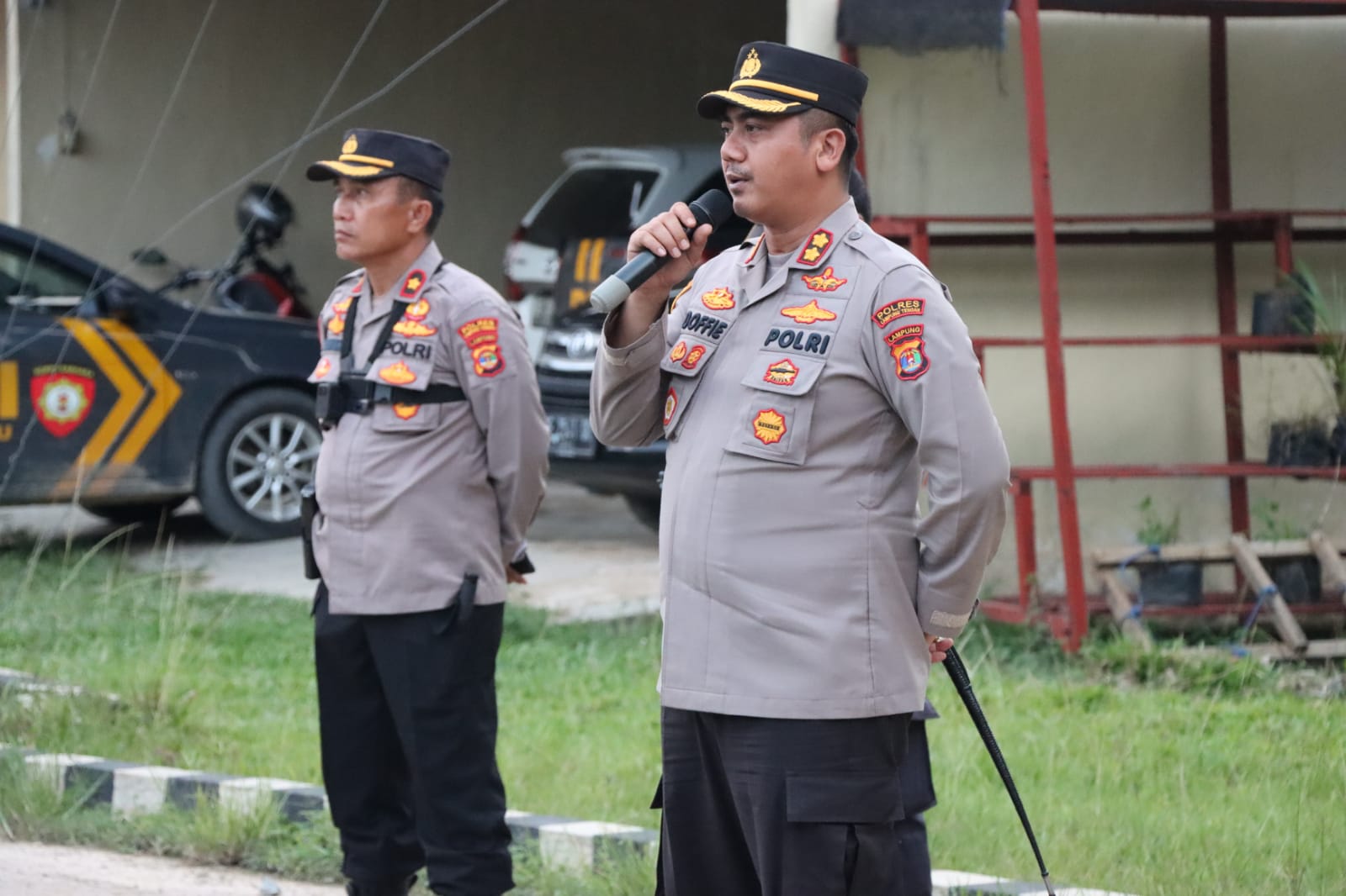 Ratusan Personil Gabungan TNI-Polri, Brimob Dengan Di Backup Polda Lampung Amankan Lokasi Pembakaran Mess PT GAJ Padang Ratu