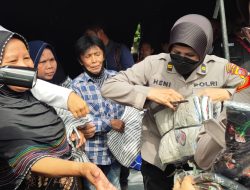 Selimut Hangat Dari Ketum Bhayangkari Untuk Pengungsi Gempa Cianjur