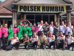 Dalam Rangka Memupuk Tali Silaturahmi dan Menumbuhkan Semangat Sinergitas Serta Soliditas Bersama TNI, Polsek Rumbia Menggelar Olahraga Bersama