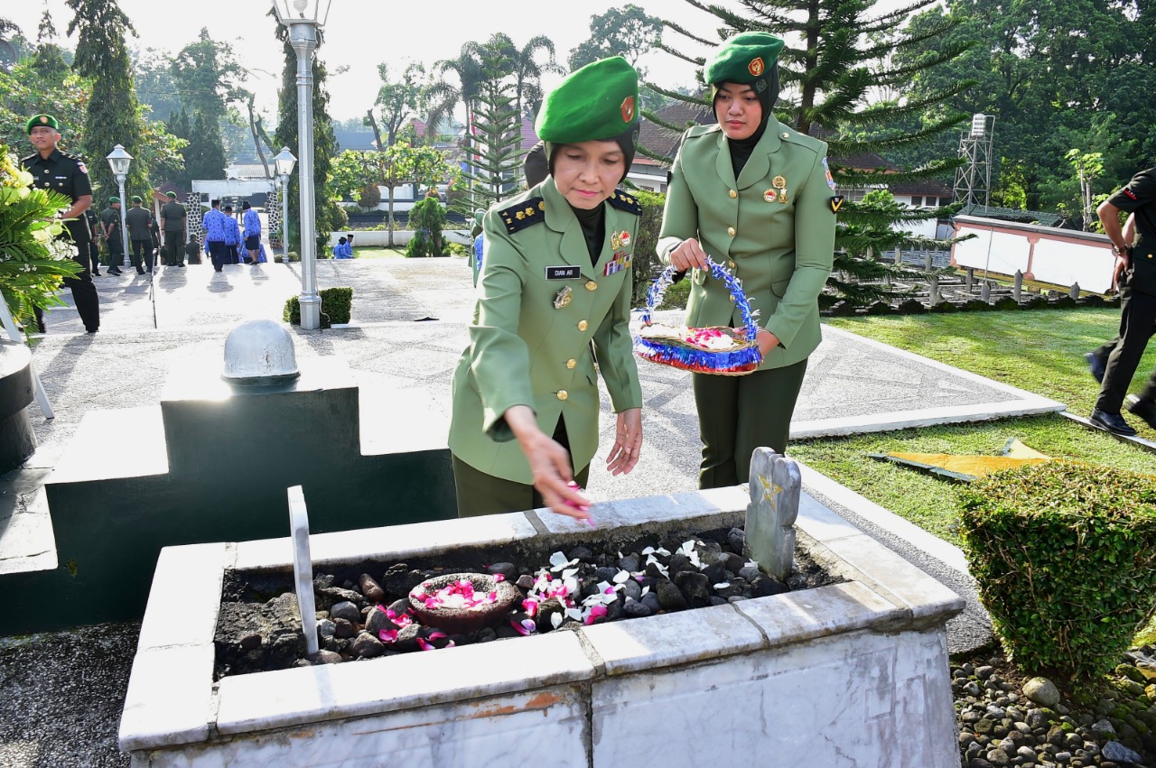 Memperingati HUT Ke 72 Corp Ajudan Jenderal Akademi Militer Gelar Ziarah