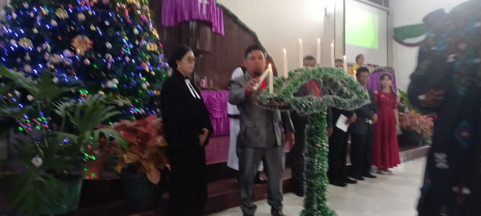 Perayaan Natal Sirajaoloan Padang Sidimpuan Meriah: Hotler Manullang, Jamester Manullang dan Ropinna Hasibuan Terima Kartu Jamsostek