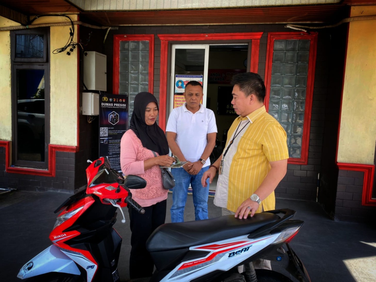 Kado Tahun Baru, Polres Lampung Tengah Serahkan Motor Hasil Kejahatan Kepada Pemiliknya