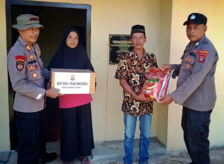 Polsek Bangun Rejo Bersama Komunitas Gerakan Pemuda Lampung Wujudkan Program Bedah Rumah