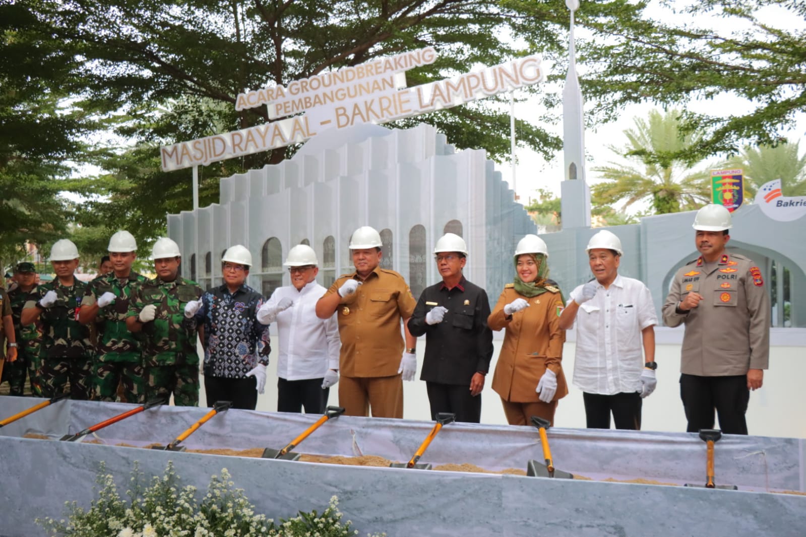 Wakapolda Lampung Hadiri kegiatan Groundbreaking Pembangunan Masjid Raya Al-Bakrie Lampung