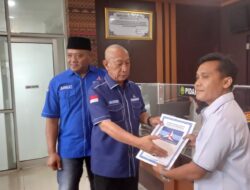 Puluhan kepengurusan DPC Demokrat Lampung Tengah, dlDatangi Pengadilan Negeri Gunung Sugih