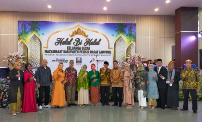 Usung Tema : "Angkon Kemuarian Demi Kejayaan Pesisir Barat Lampung" Masyarakat Pesisir Barat Perantau Gelar Acara Halal Bihalal