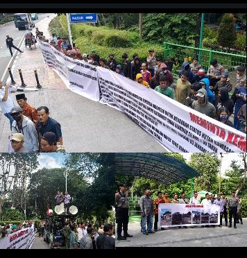 Ratusan Masa Dari Aliansi Masyarakat Sumatera (AMS) Menyambangi Gedung Kementerian KLHK RI
