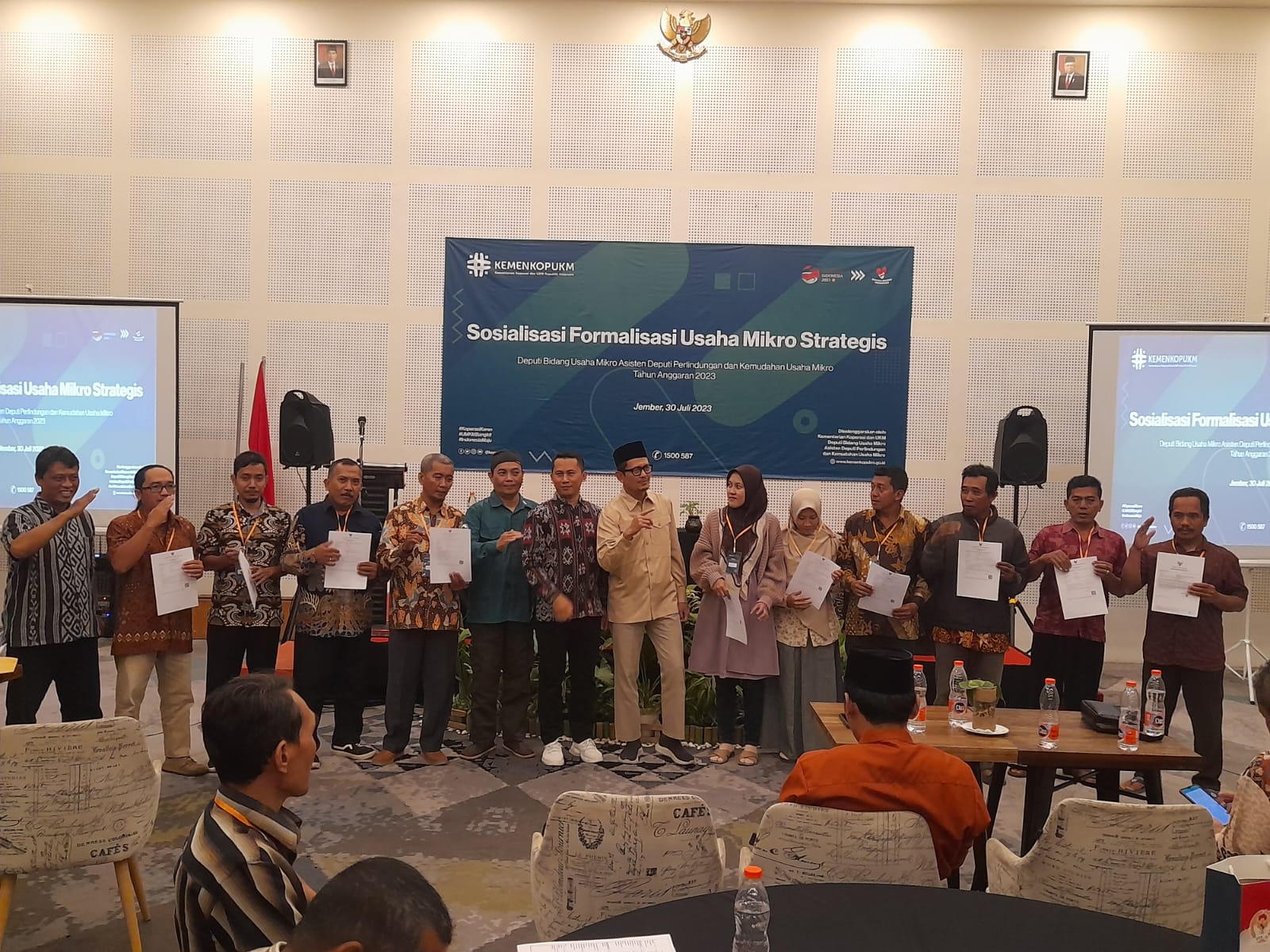 Gandeng Kemenkop, Amin, Ak, MM, Anggota Komisi VI DPR-RI Sosialisasikan Legalitas Usaha Di Kabupaten Jember 