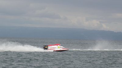 Rusty Wyatt Juara F1 Powerboat Danau Toba 2024